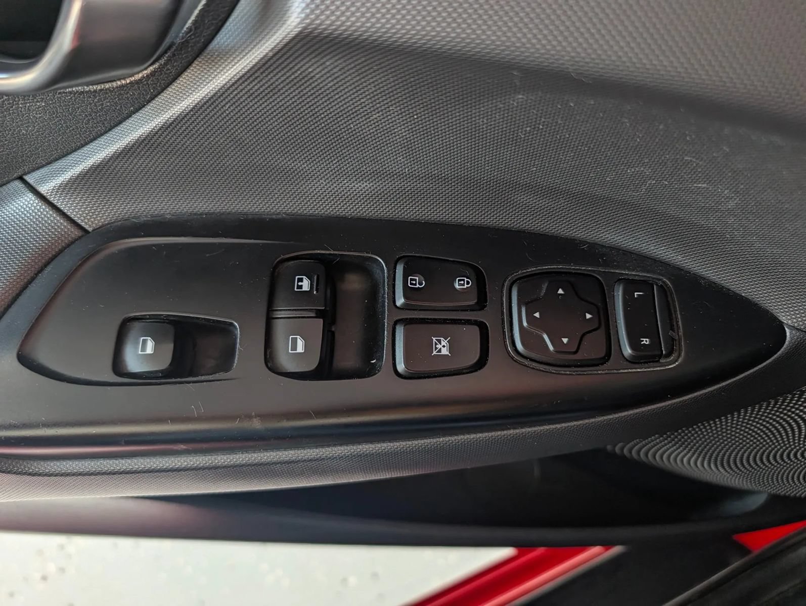 Used 2019 Hyundai Veloster 2.0 FWD image 40