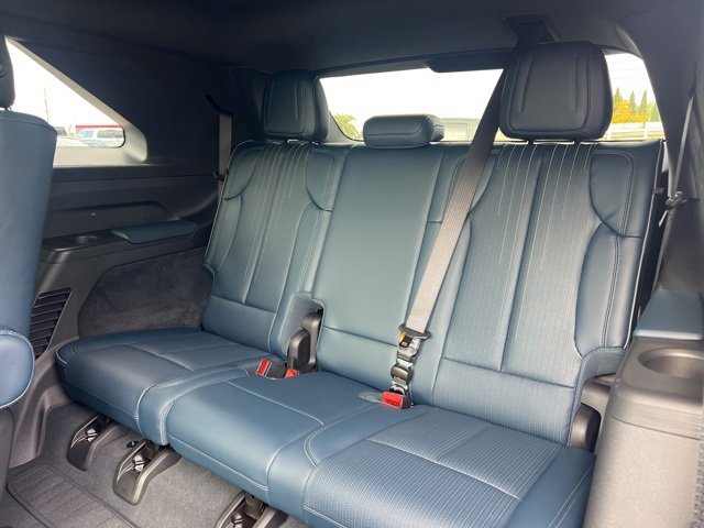 Used 2025 Cadillac Escalade IQ Luxury 2 w/ LPO, Premium Carpet Package image 26