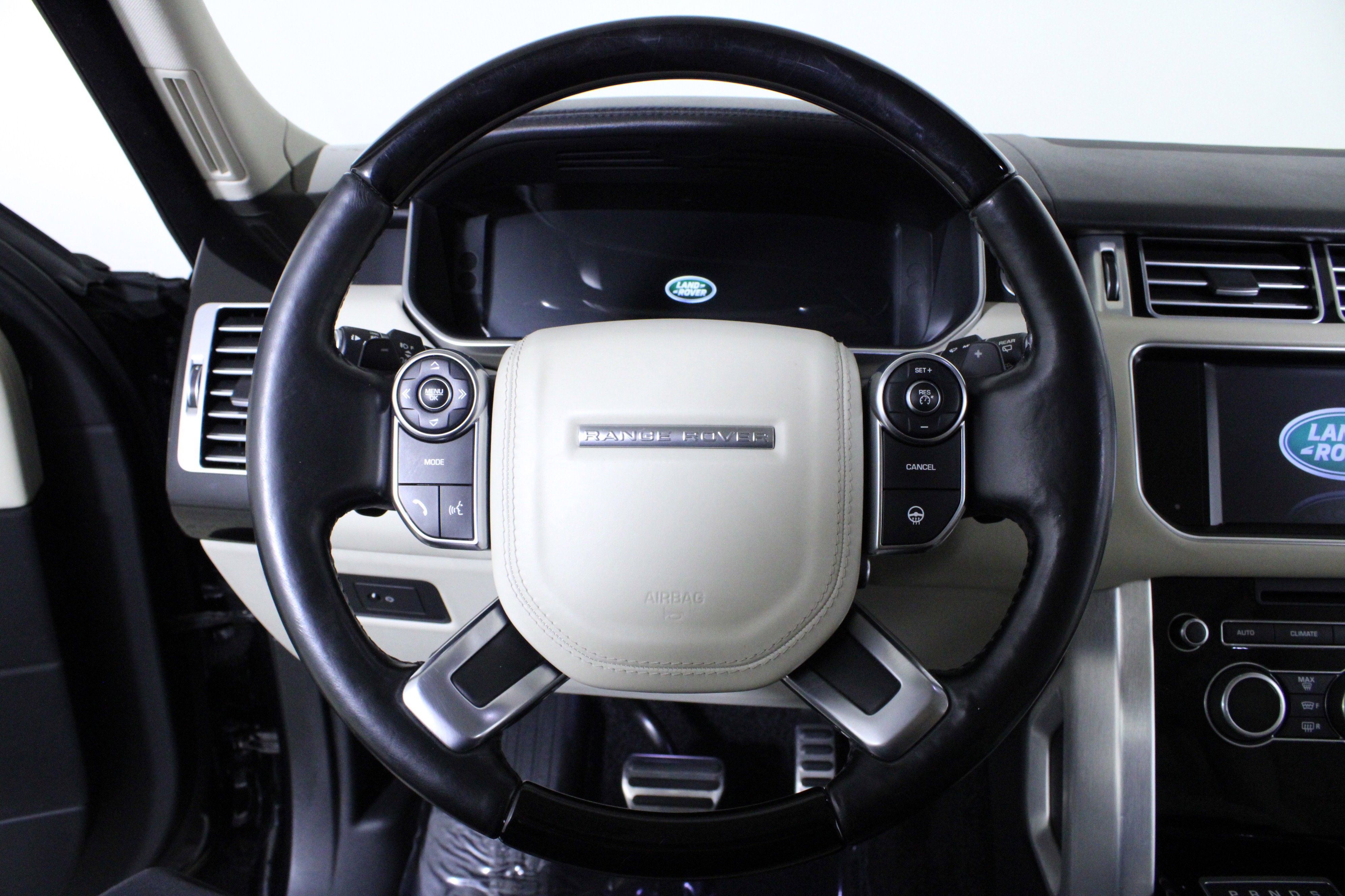 Used 2016 Land Rover Range Rover Supercharged image 22