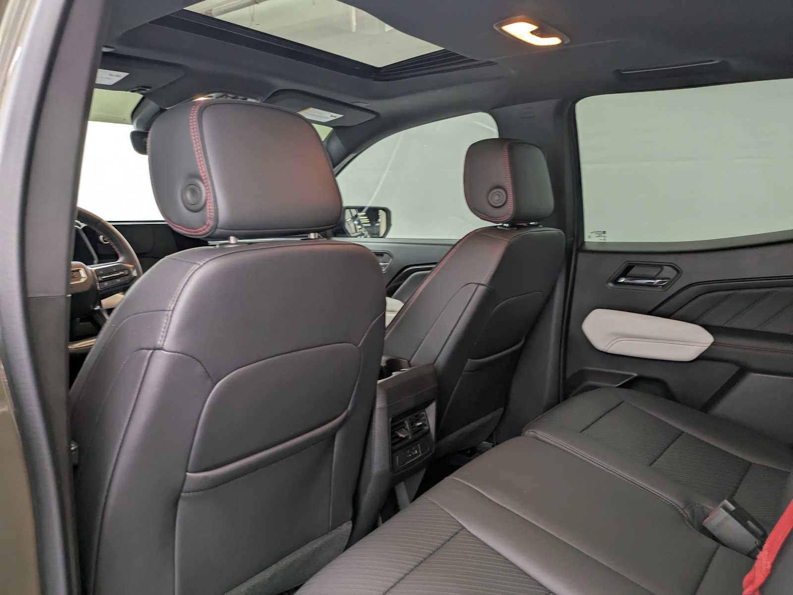 Used 2024 GMC Canyon AT4X w/ AT4X AEV Edition AWD/4WD image 19