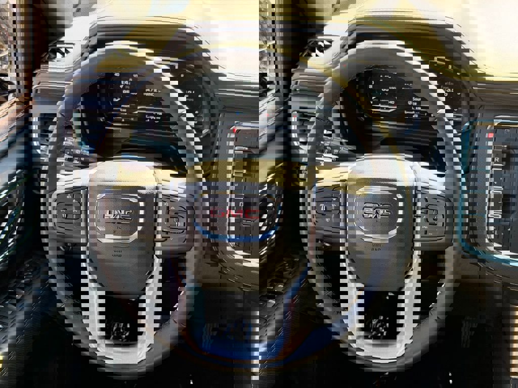 Used 2024 GMC Yukon XL SLT image 21