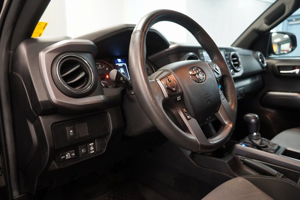 Used 2023 Toyota Tacoma TRD Sport image 6