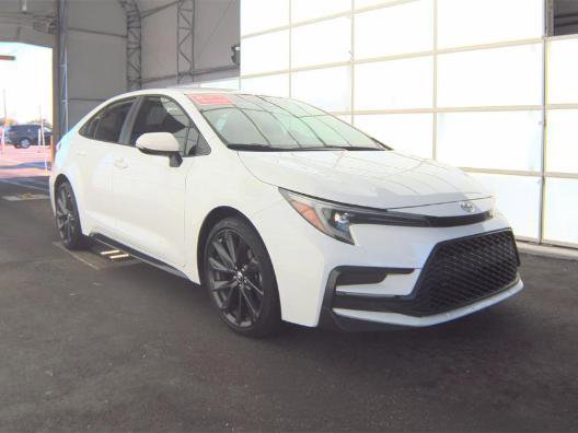 Used 2023 Toyota Corolla SE FWD image 2