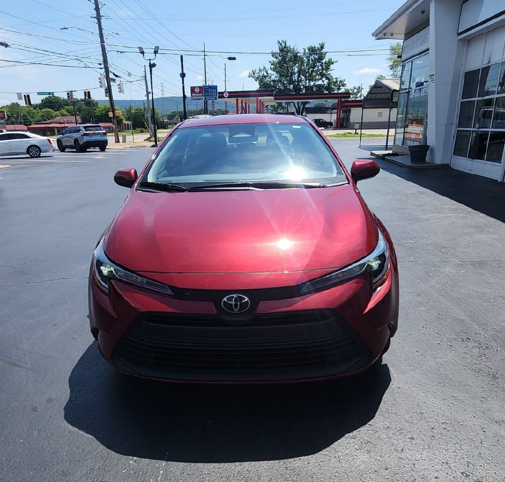 Used 2025 Toyota Corolla LE w/ LE Premium Package FWD image 9