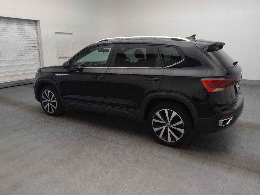 Used 2022 Volkswagen Taos SE FWD image 3