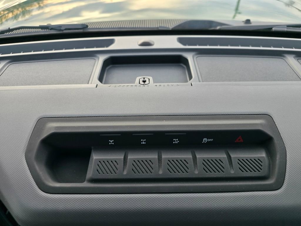 Used 2024 Ford Bronco Everglades image 41