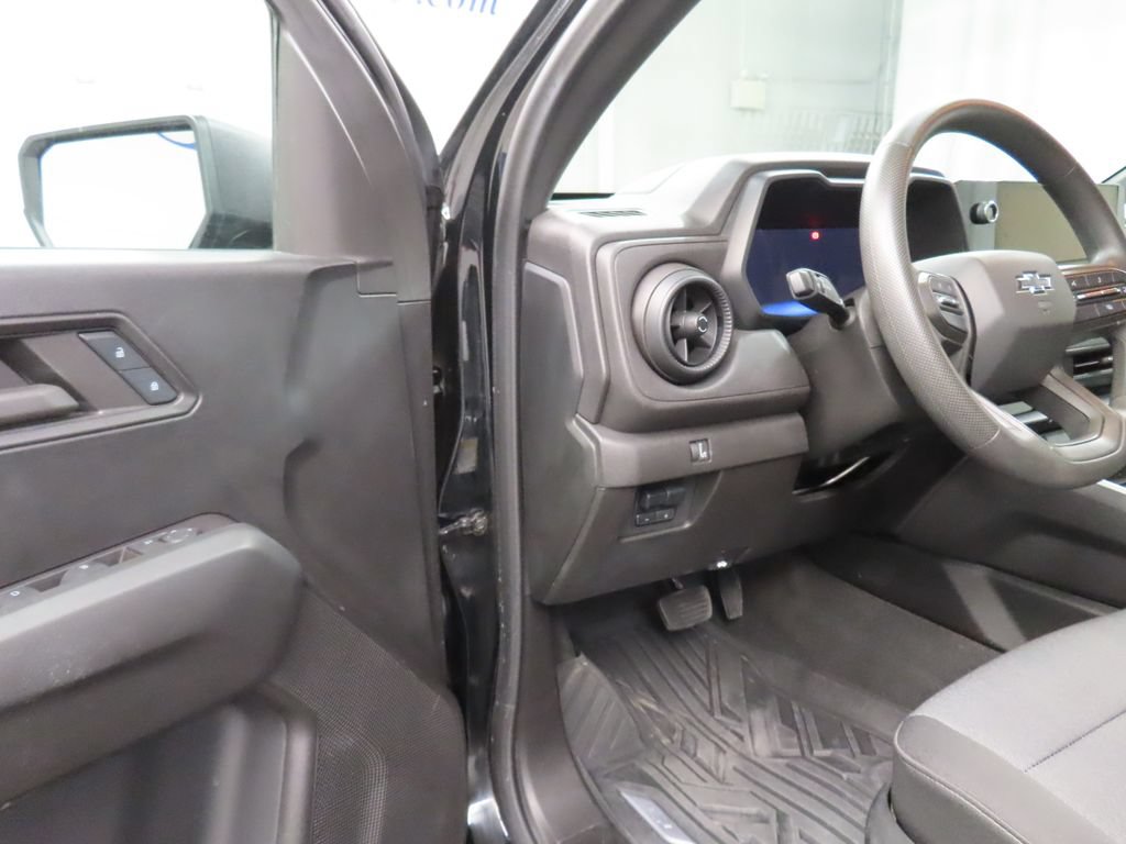 Used 2024 Chevrolet Colorado Trail Boss w/ Advanced Trailering Package AWD/4WD image 52