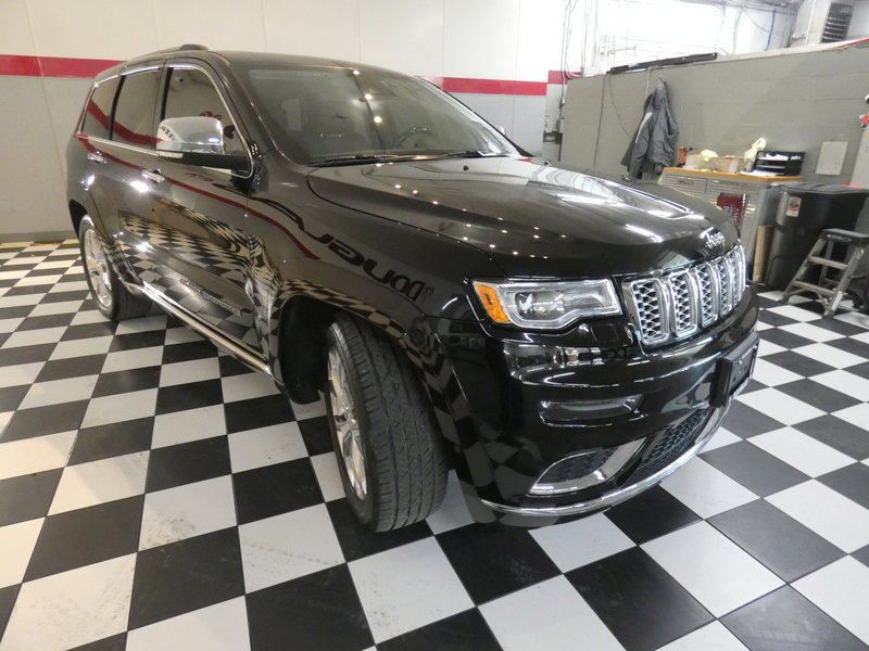Used 2020 Jeep Grand Cherokee Summit image 3