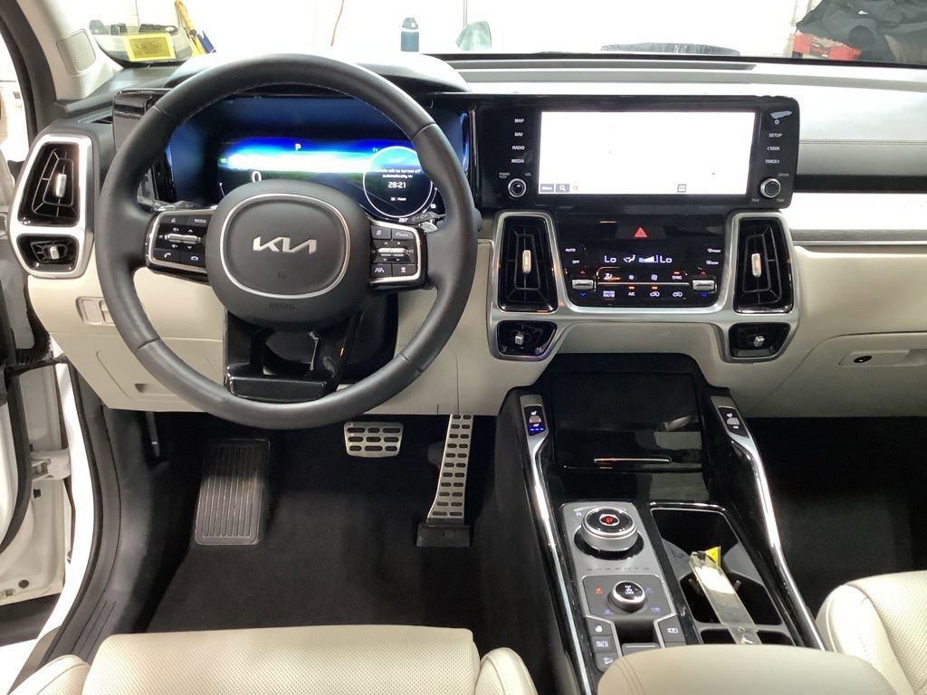 Certified 2023 Kia Sorento SX Prestige image 24