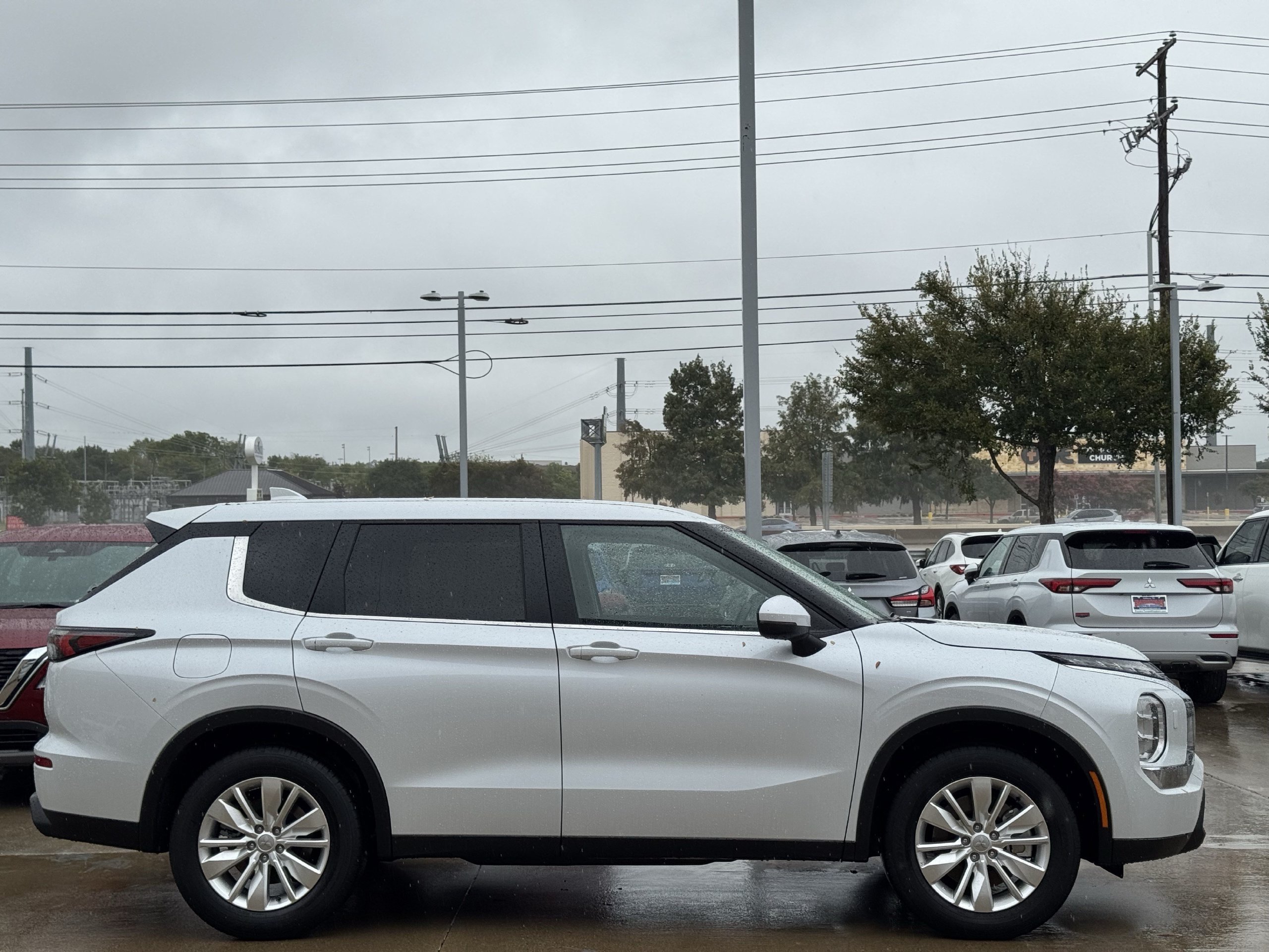 New 2026 Mitsubishi Outlander ES AWD/4WD image 3