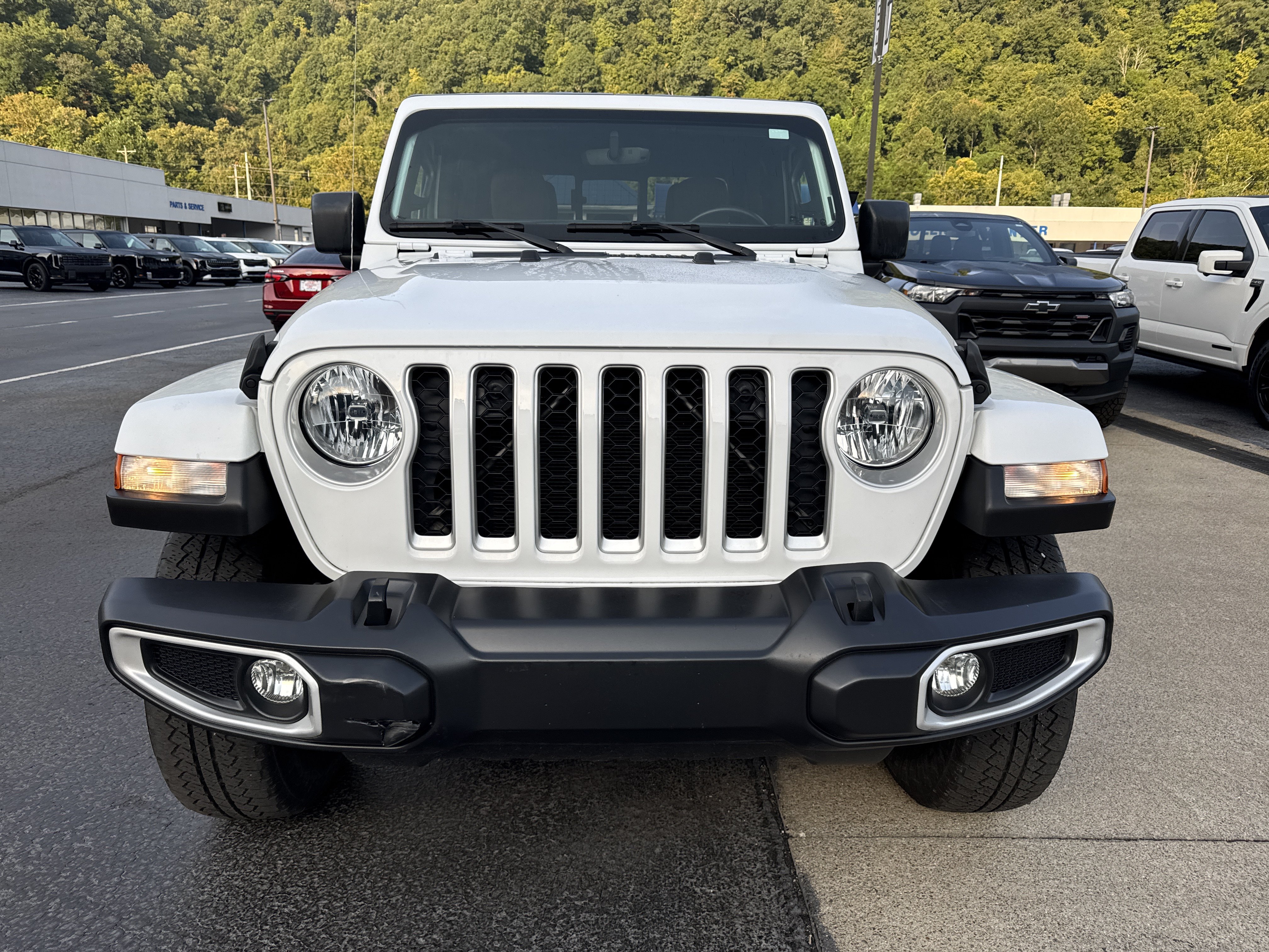 Used 2022 Jeep Gladiator Overland w/ Popular Equipment Package AWD/4WD image 2