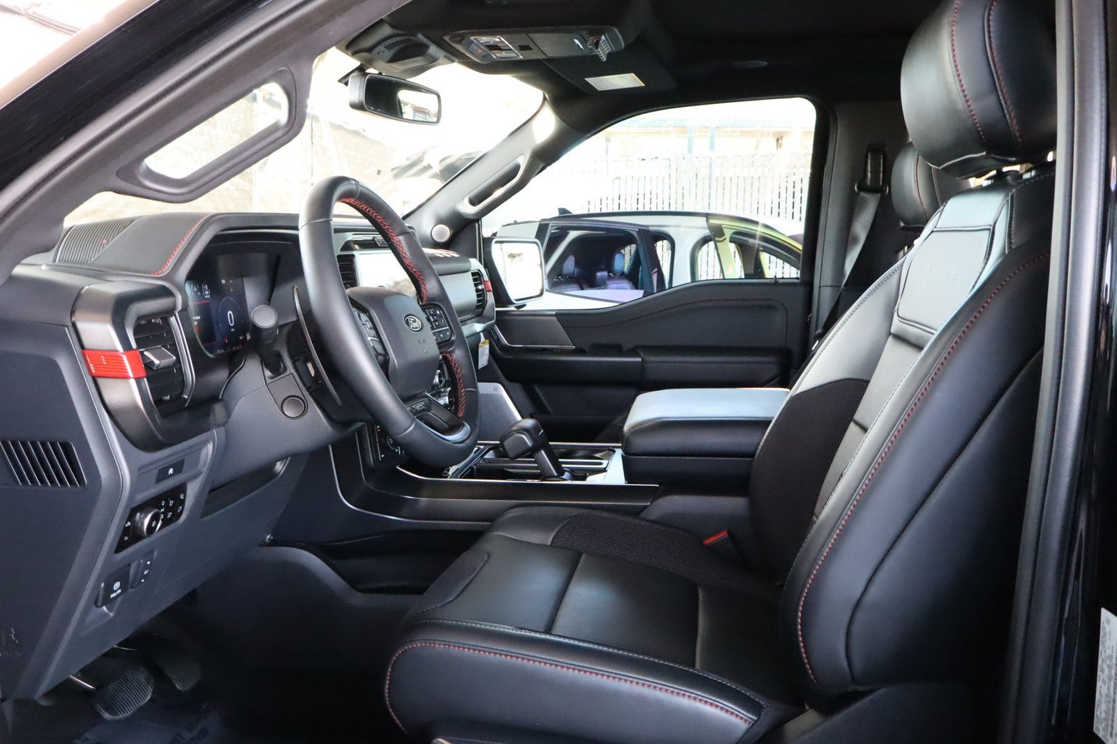 Used 2025 Ford F150 Raptor AWD/4WD image 22