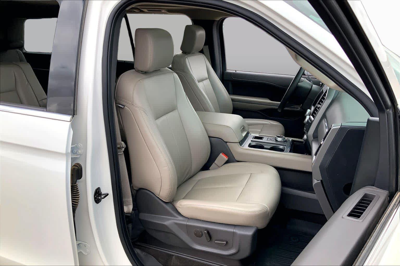 Used 2020 Ford Expedition XLT w/ Equipment Group 202A RWD image 9