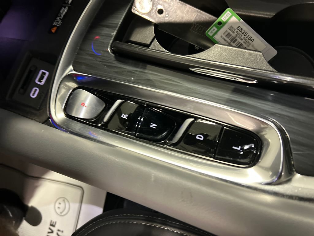 Used 2024 Buick Enclave Essence FWD image 20