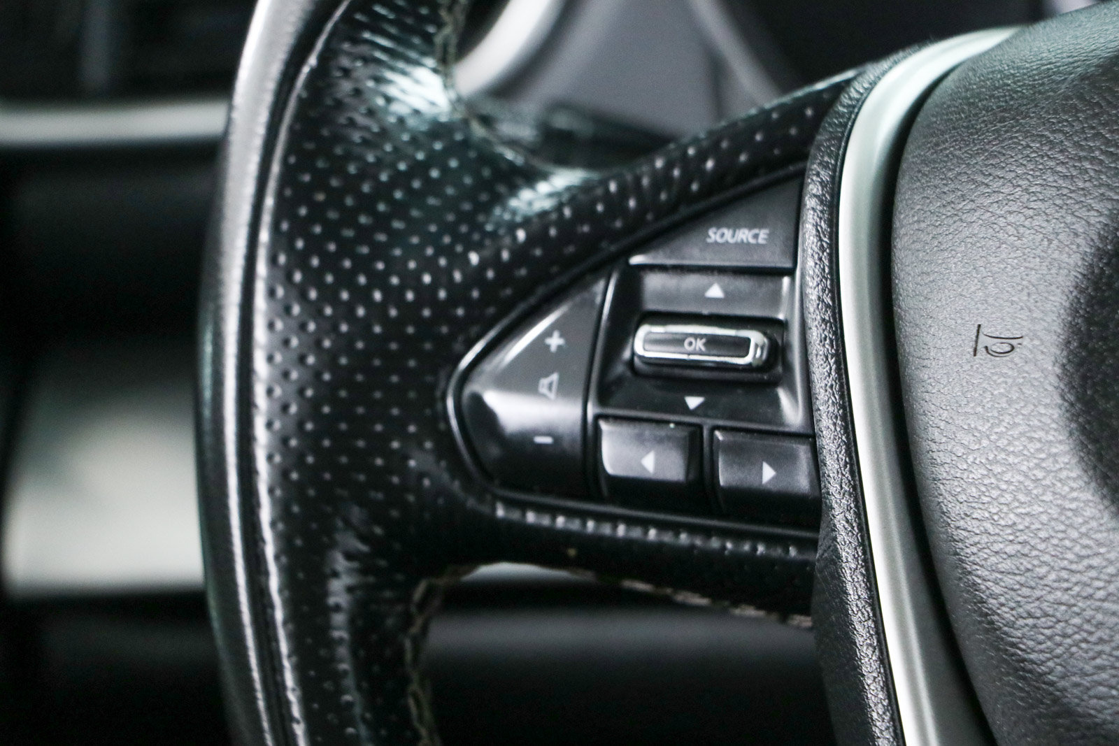 Used 2022 Nissan Maxima SV w/ Floor Mat Group FWD image 13