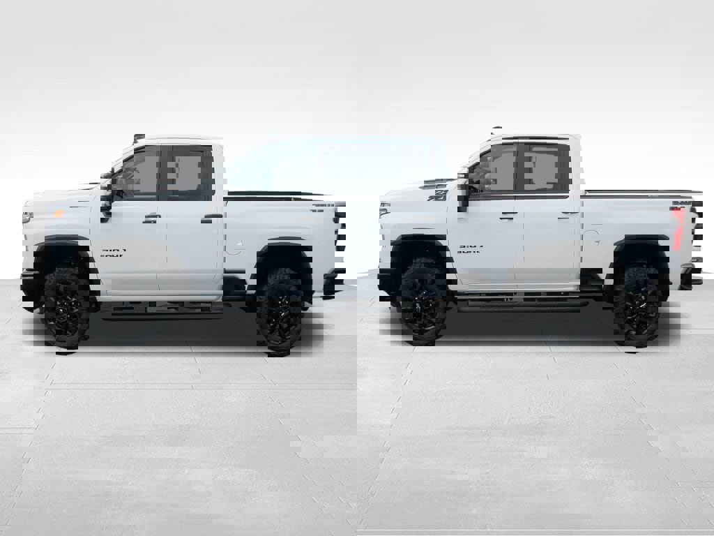 New 2026 Chevrolet Silverado 3500 LT image 2