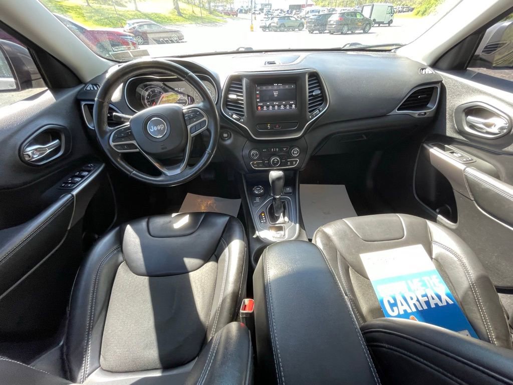 Used 2019 Jeep Cherokee Latitude Plus w/ Cold Weather Group AWD/4WD image 24