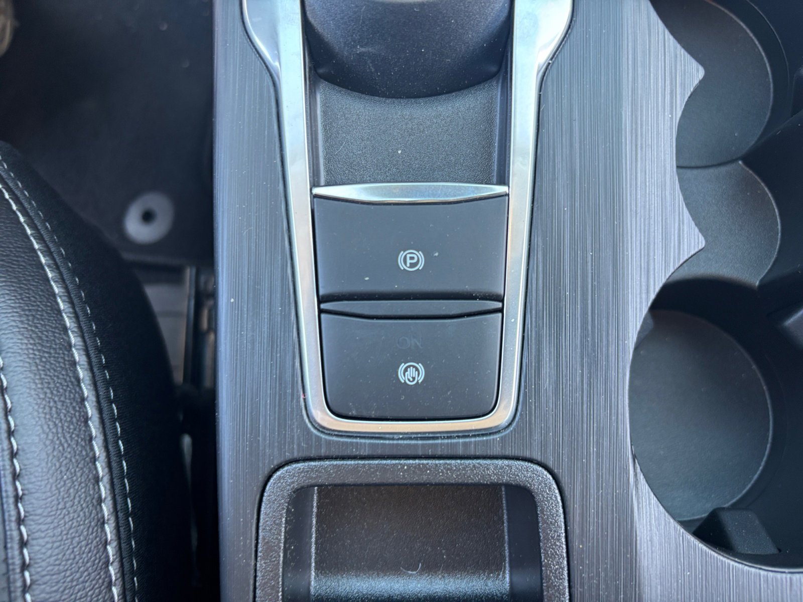 New 2025 Ford Escape SE w/ PHEV Premium Package FWD image 29