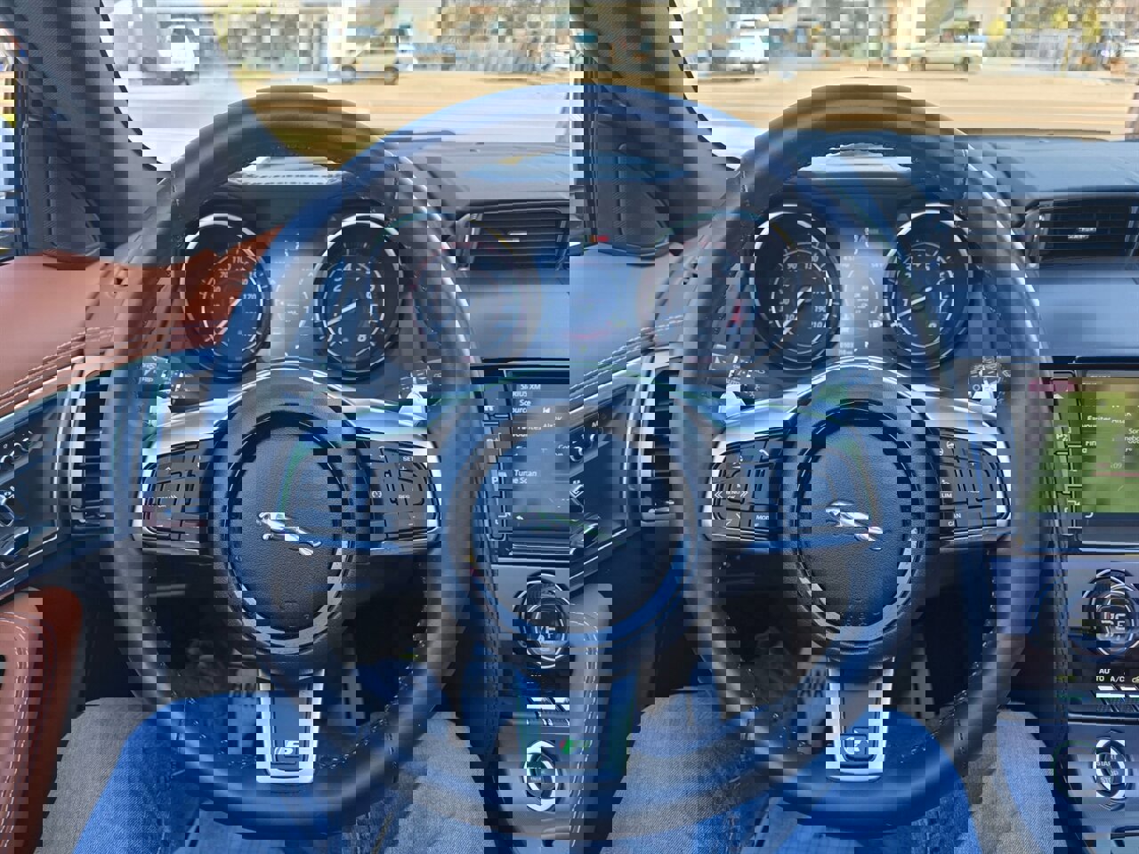 Used 2018 Jaguar F-TYPE R image 10