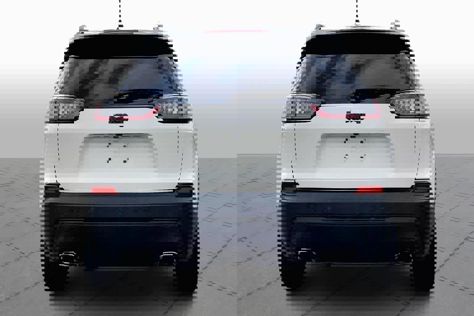 Used 2019 Jeep Cherokee Latitude Plus image 4