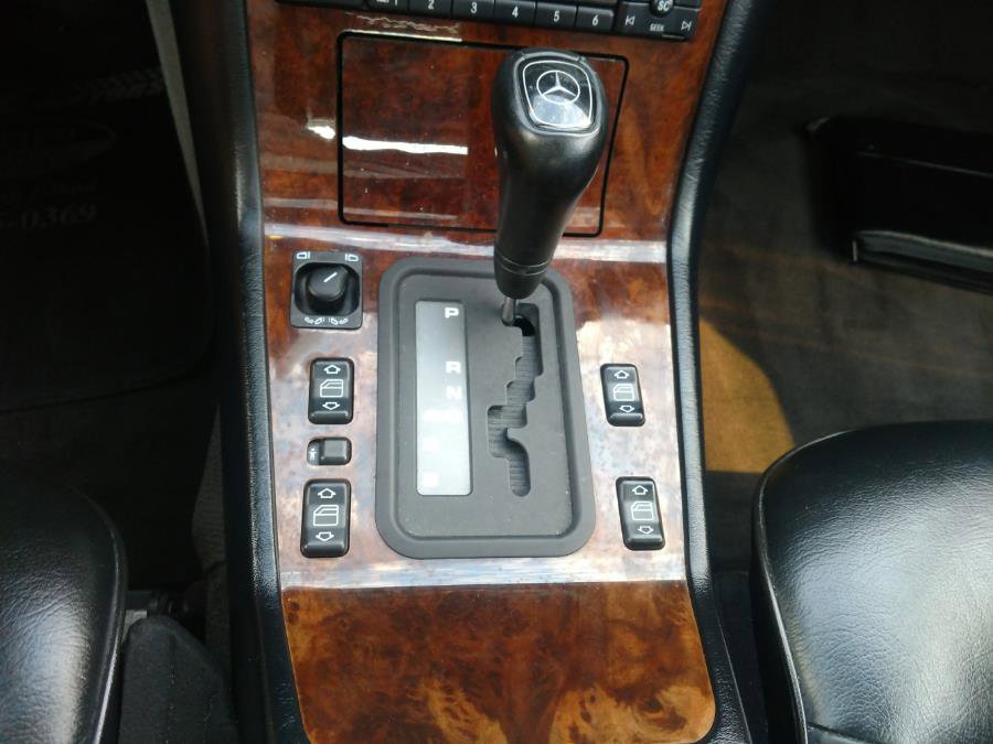 Used 1996 Mercedes-Benz S 320 image 17