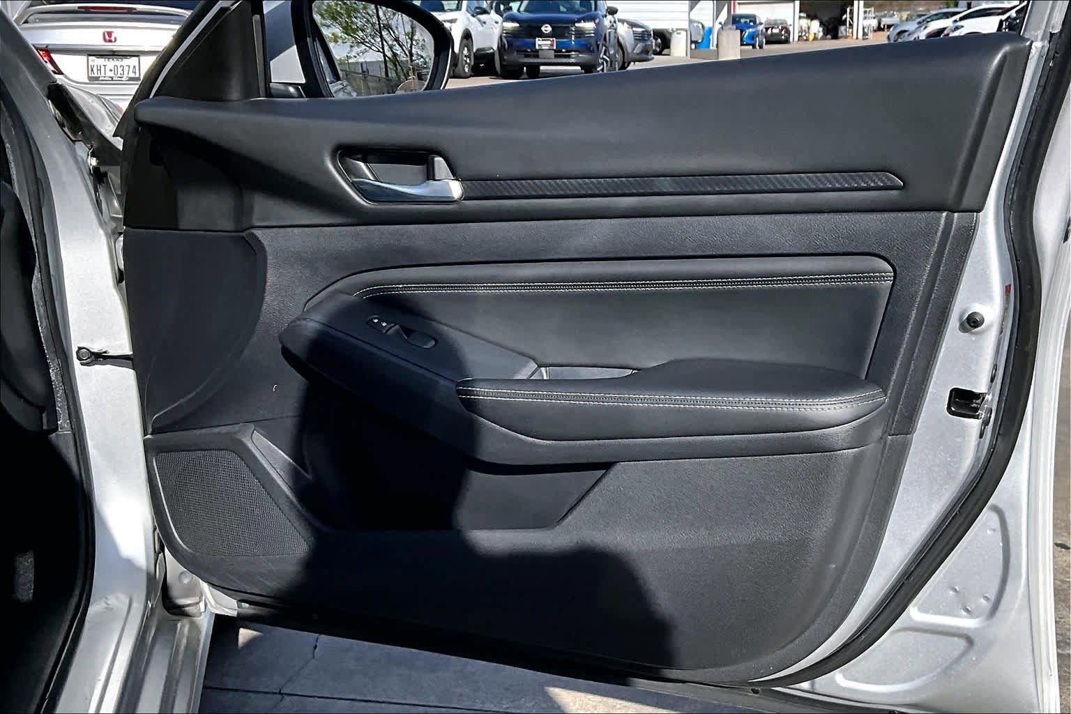 Used 2022 Nissan Pathfinder SV w/ Cargo Package image 21