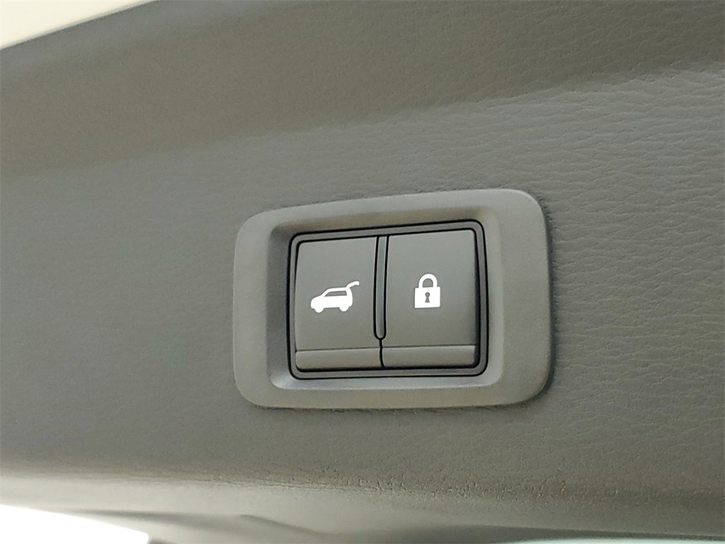 New 2025 Mitsubishi Outlander SE image 11