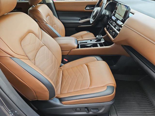 Certified 2023 Nissan Pathfinder Platinum FWD image 22