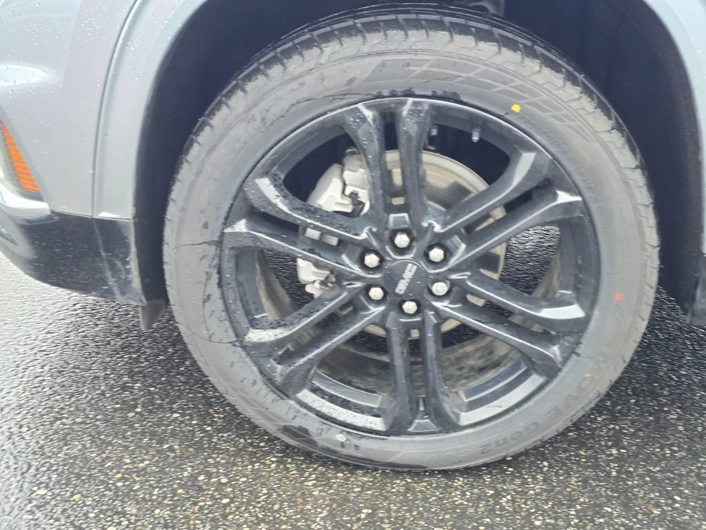 Used 2024 GMC Acadia Denali AWD/4WD image 10