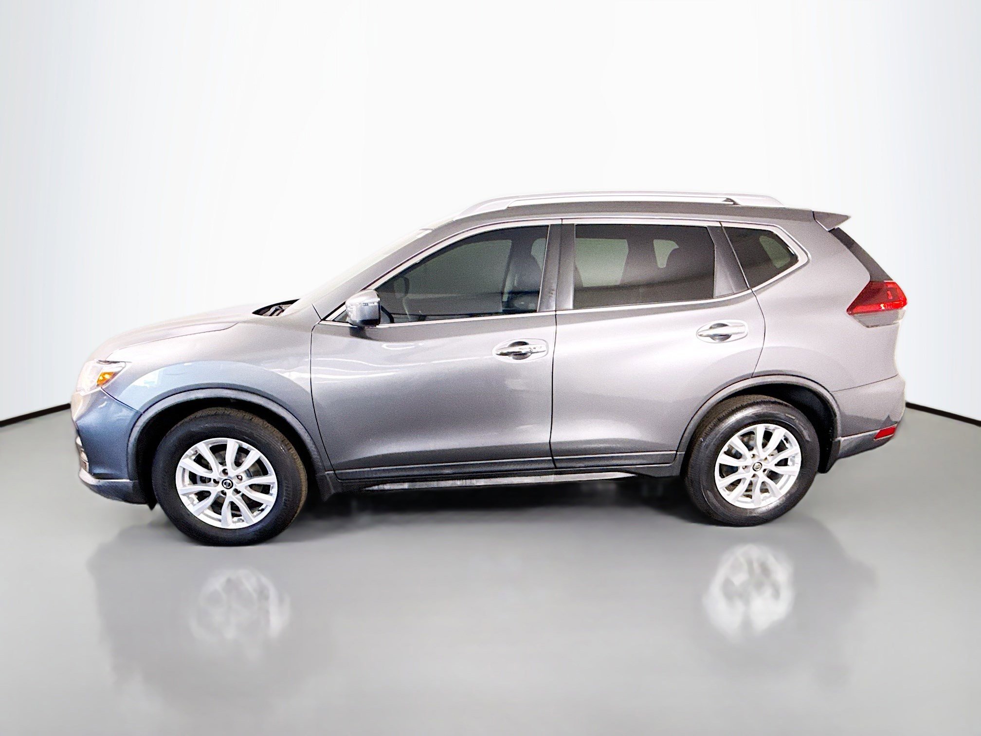 Used 2019 Nissan Rogue SV image 6