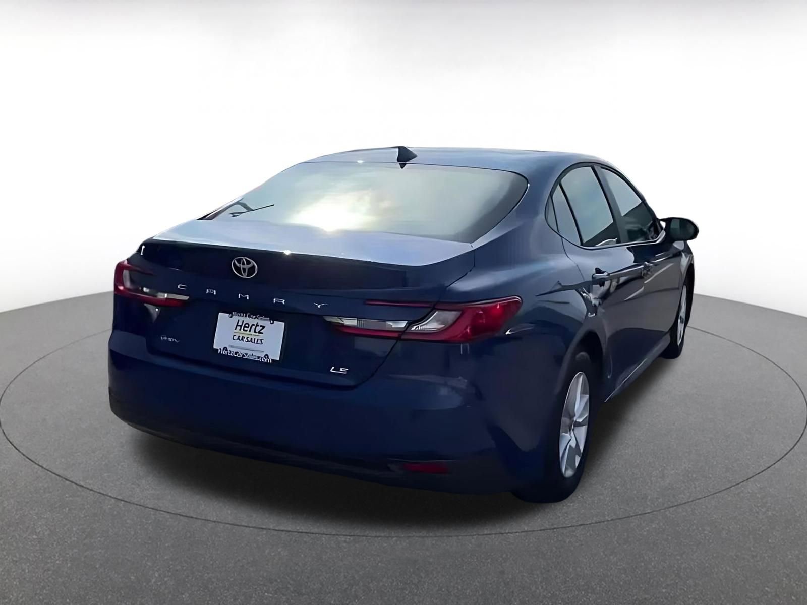 Used 2025 Toyota Camry LE image 12