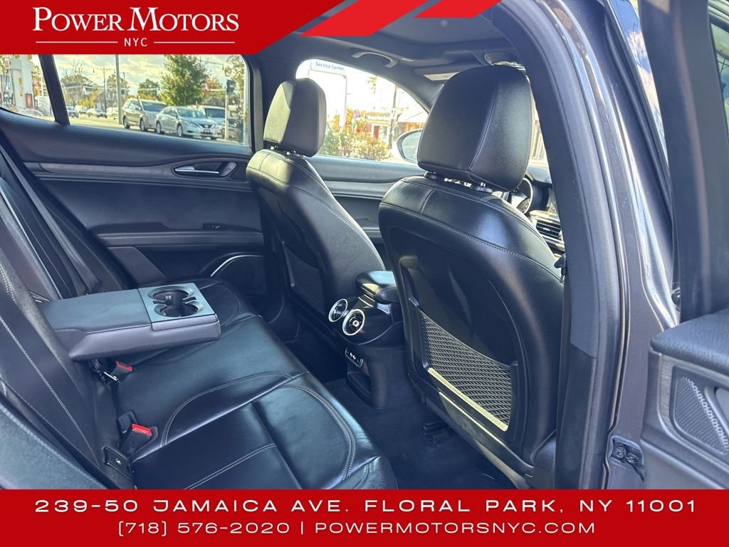 Used 2023 Alfa Romeo Stelvio Ti image 19