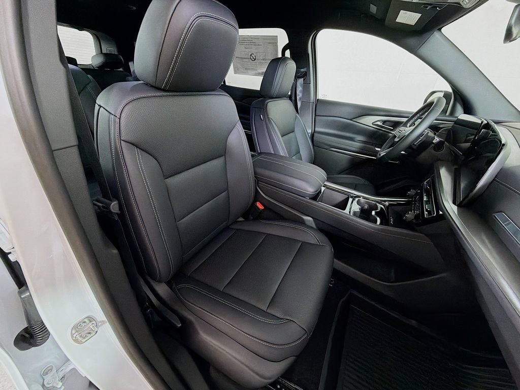 New 2026 Chevrolet Traverse LT w/ LPO, Floor Liner Package AWD/4WD image 24