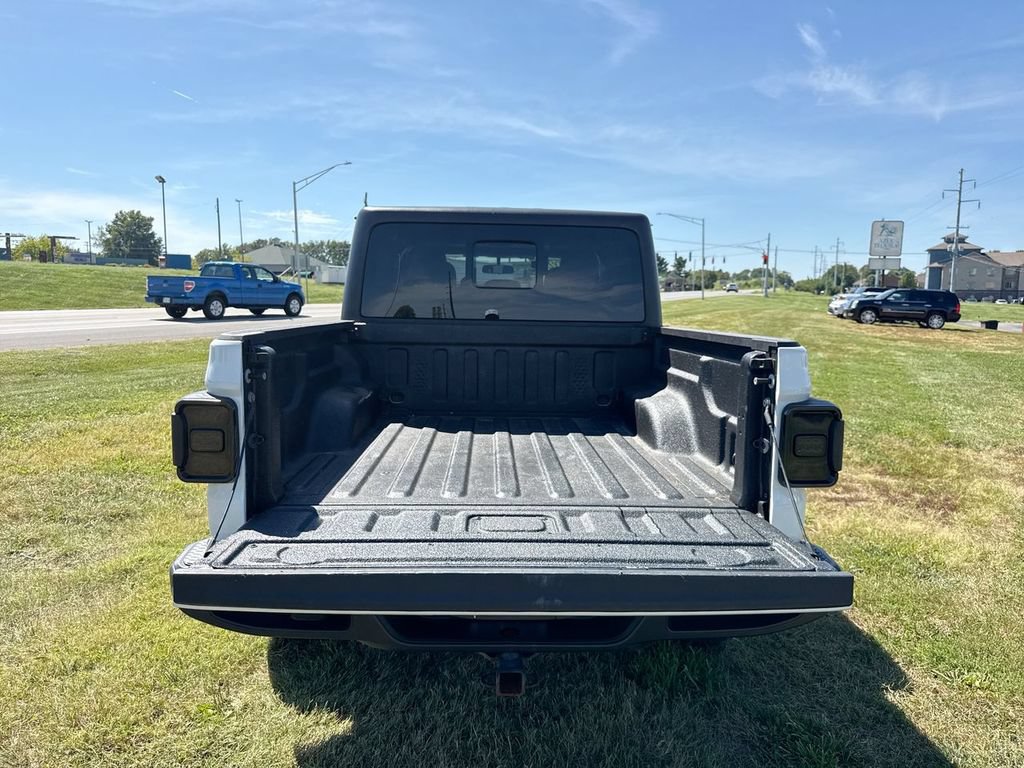 Used 2023 Jeep Gladiator Sport AWD/4WD image 17