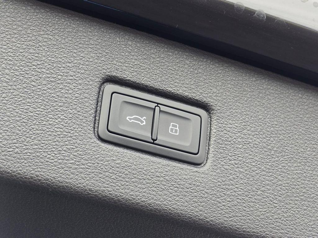 New 2026 Audi Q7 3.0T Premium Plus AWD/4WD image 22