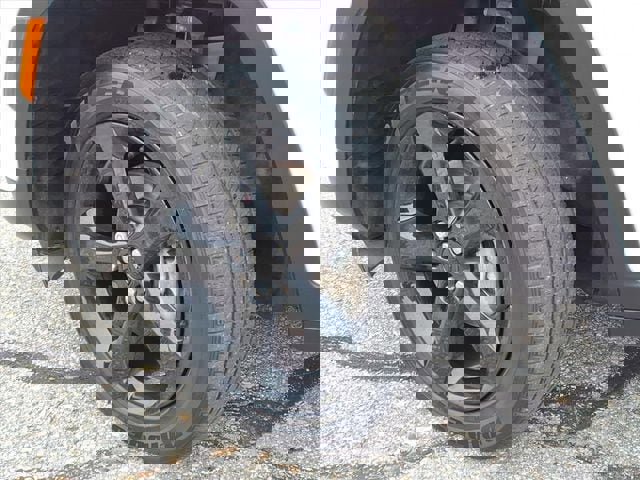 Used 2023 Jeep Grand Cherokee Altitude image 4