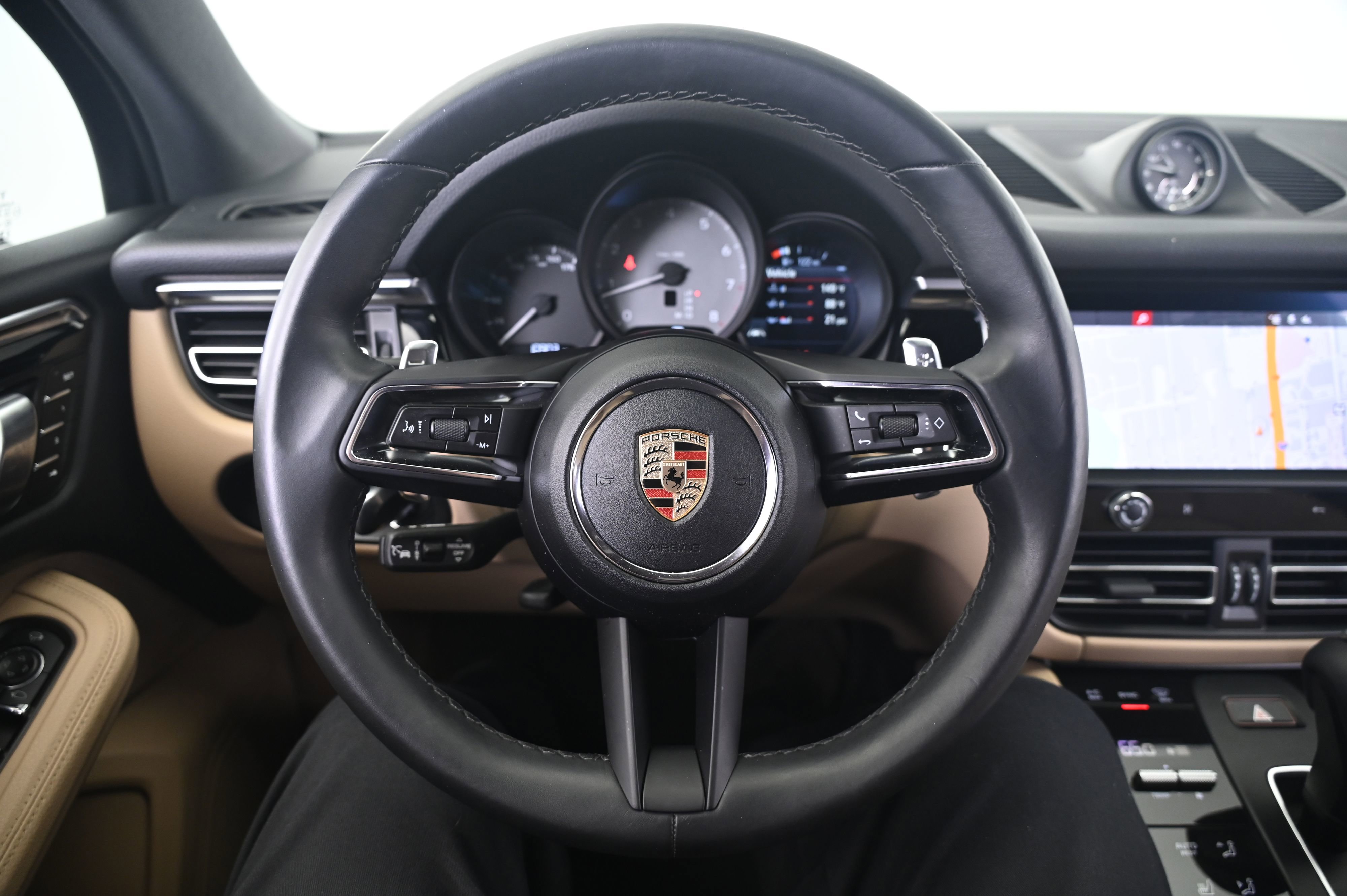 Certified 2023 Porsche Macan S AWD/4WD image 34