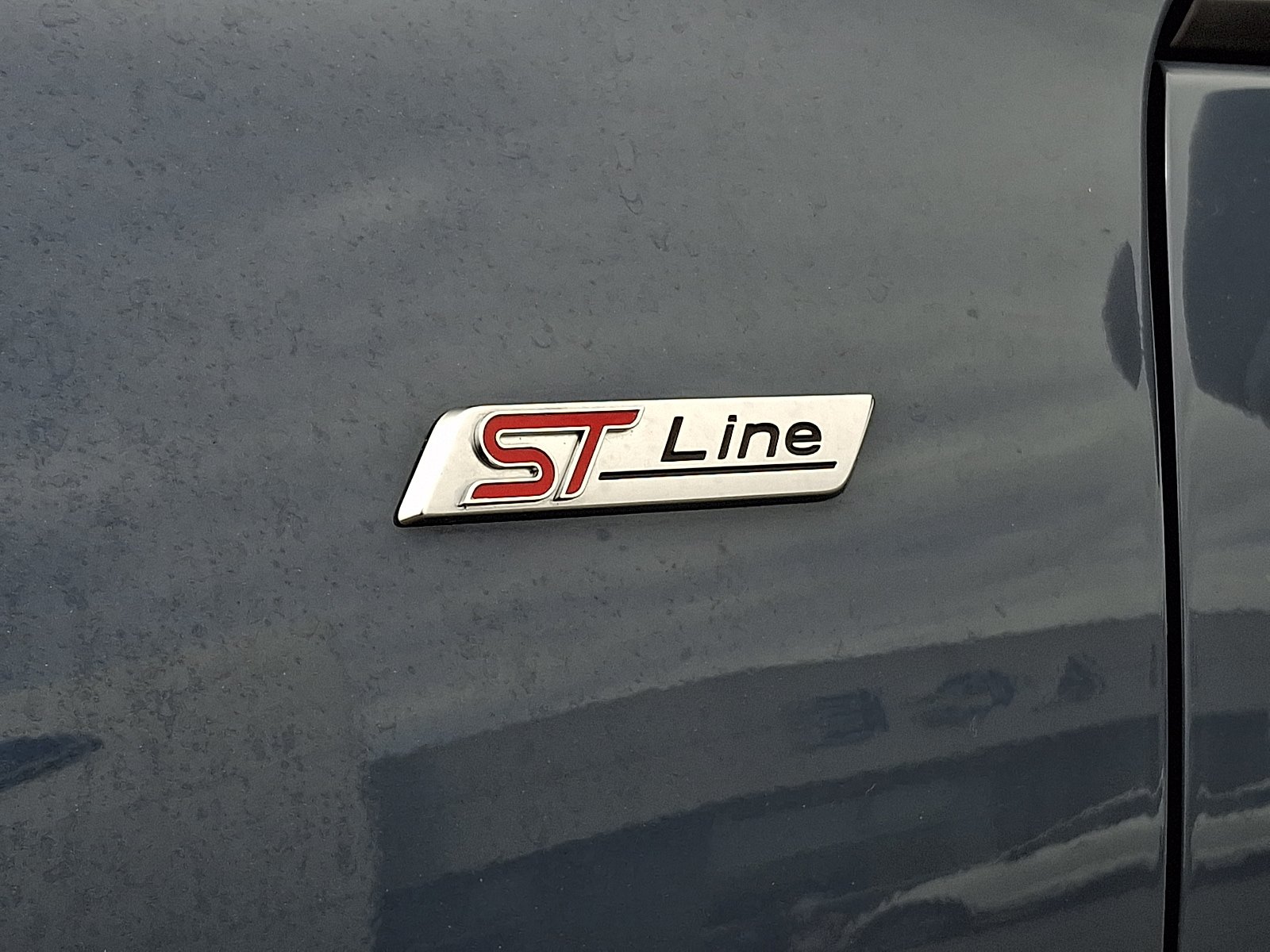 Certified 2025 Ford Escape ST-Line FWD image 30
