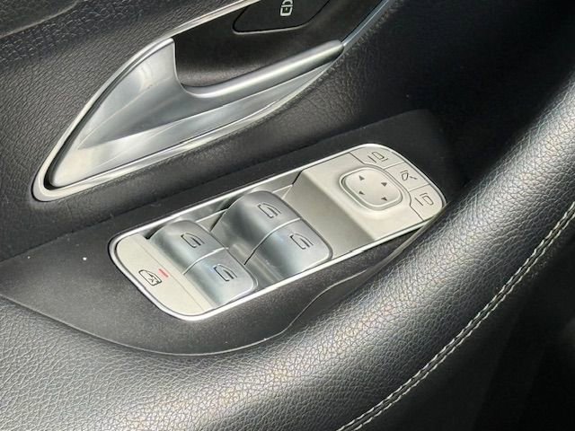 Used 2020 Mercedes-Benz GLE 350 4MATIC w/ Premium Package image 32