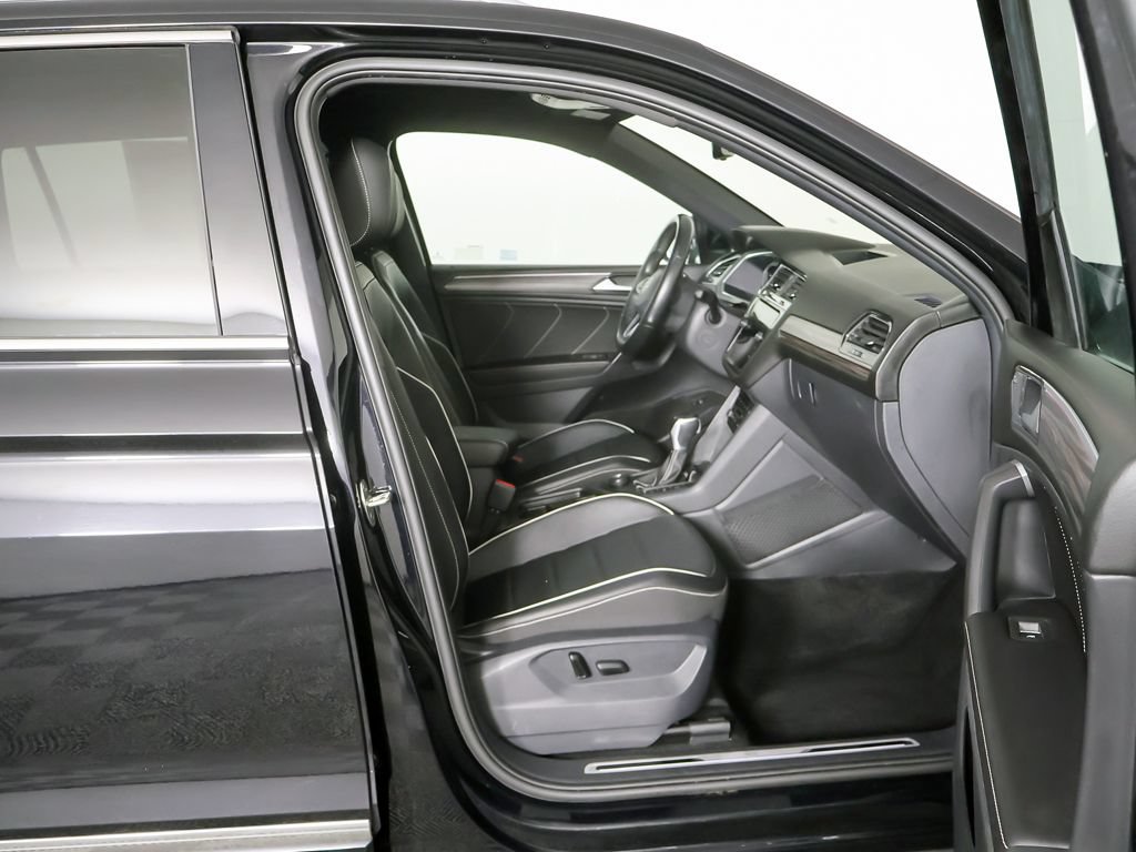 Used 2023 Volkswagen Tiguan SEL R-Line AWD/4WD image 32
