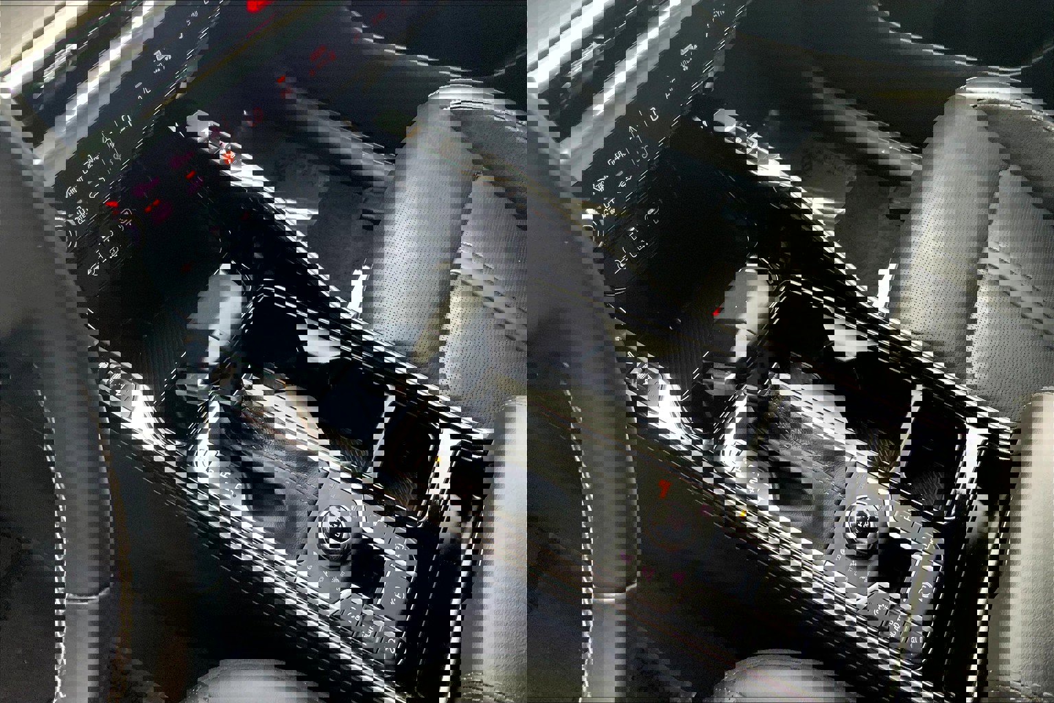 Used 2024 Kia Sorento SX image 19