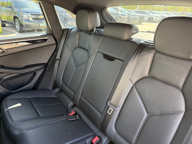 Used 2021 Porsche Macan AWD/4WD image 29