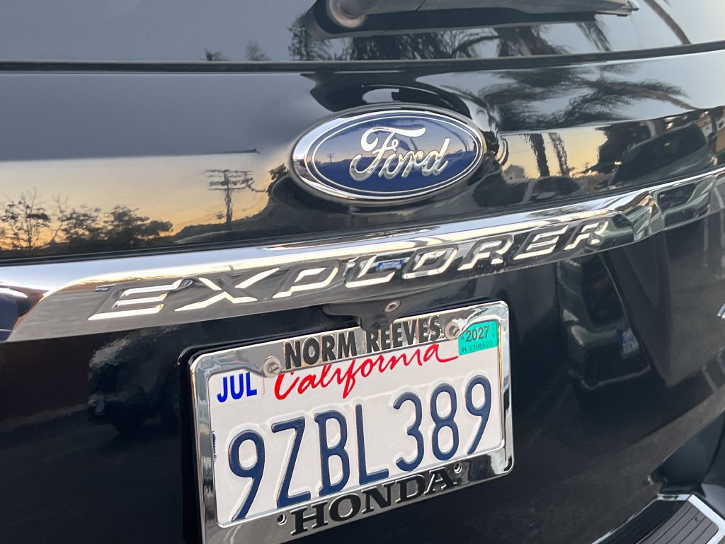 Used 2018 Ford Explorer XLT w/ Equipment Group 202A AWD/4WD image 32