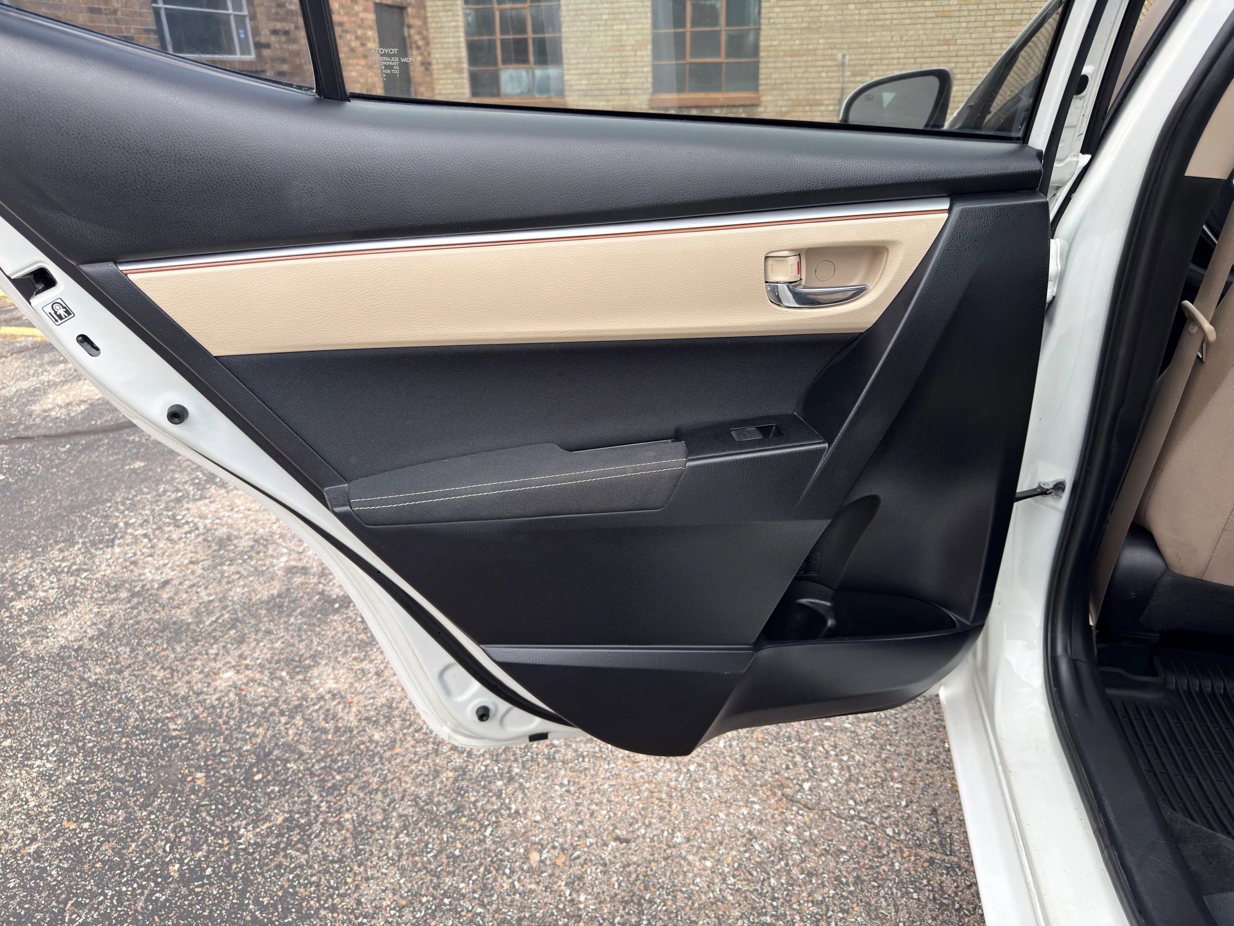 Used 2016 Toyota Corolla LE FWD image 24