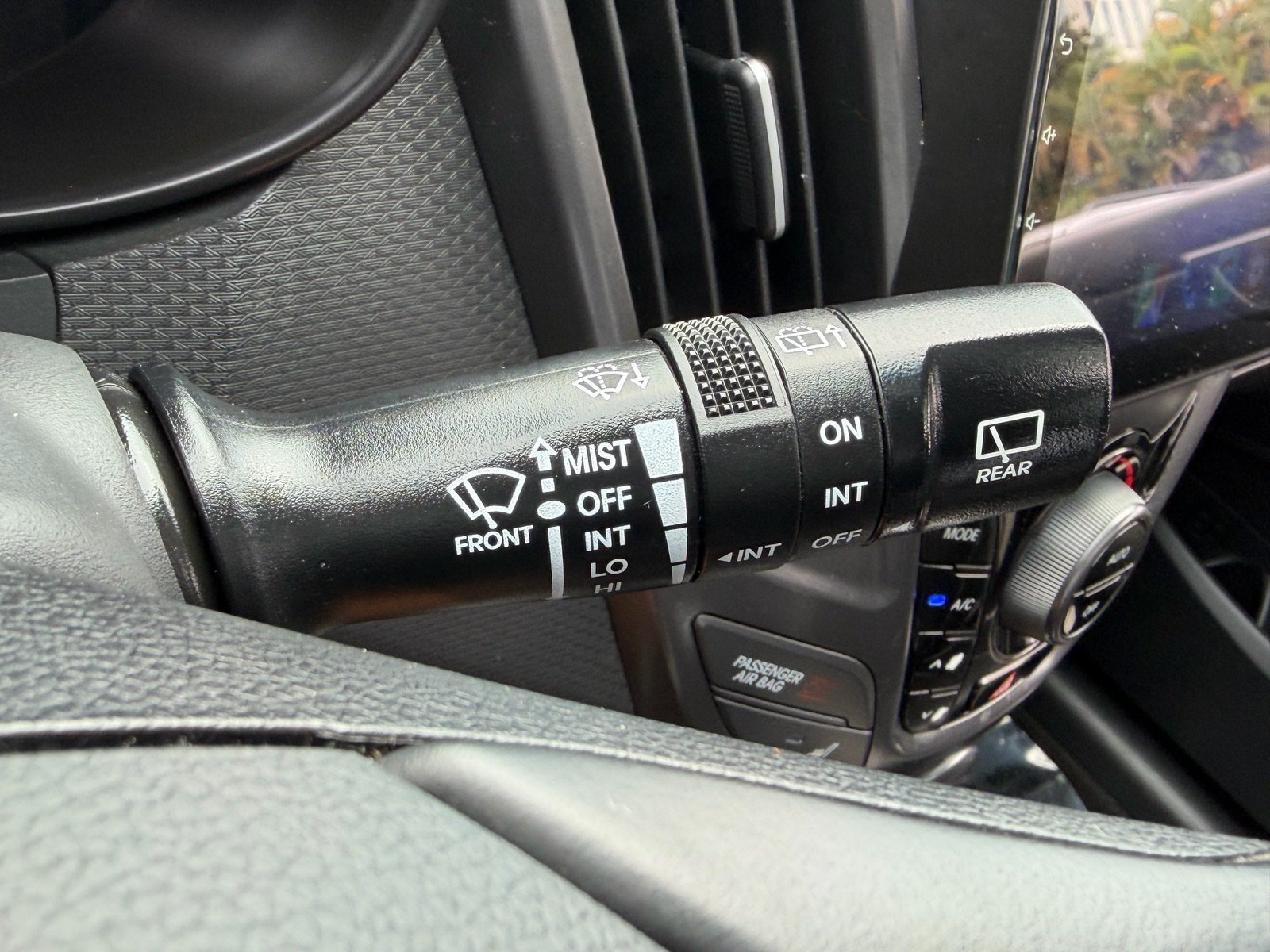 Used 2015 Hyundai Veloster Turbo w/ Option Group 04 FWD image 29