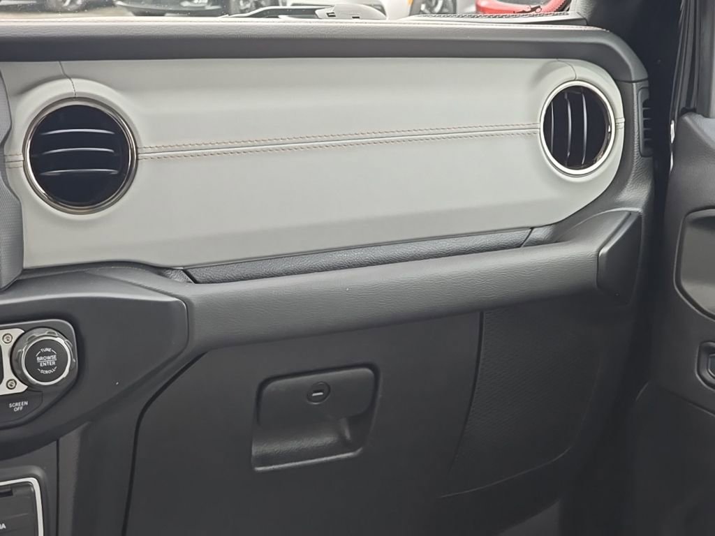 Used 2021 Jeep Wrangler Unlimited Sahara image 30