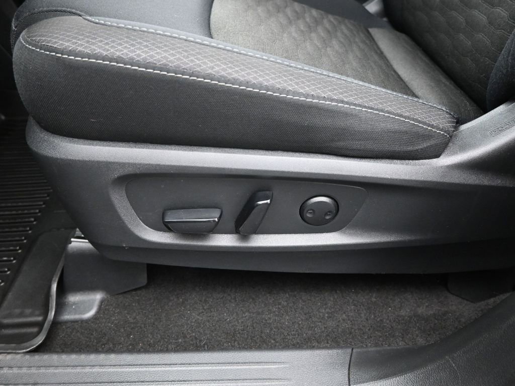 Used 2023 Nissan Pathfinder SV w/ SV Premium Package image 10