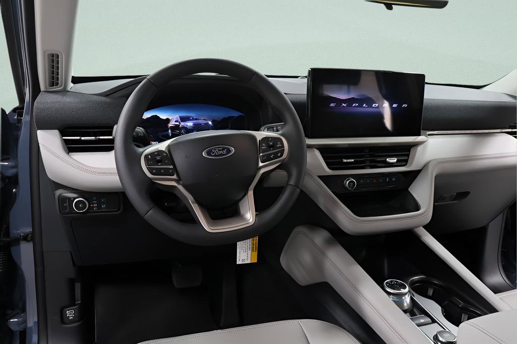 New 2026 Ford Explorer Active w/ Active Comfort Package image 8