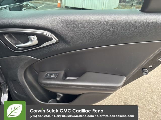 Used 2017 Chrysler 200 Limited Platinum w/ Comfort & Convenience Group image 25