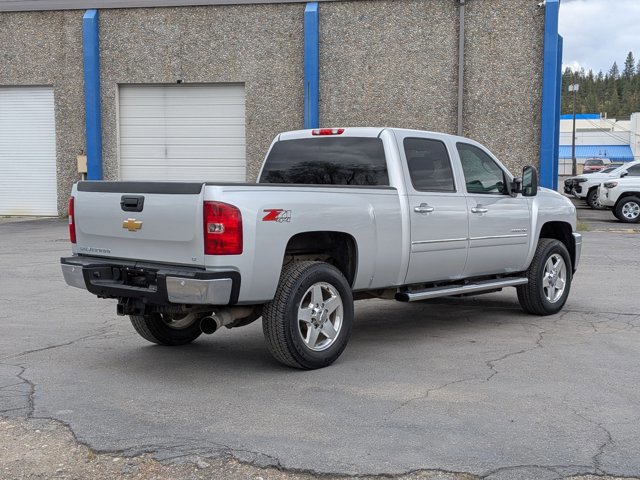 Used 2014 Chevrolet Silverado 2500 LT w/ Custom Sport Truck Package image 5